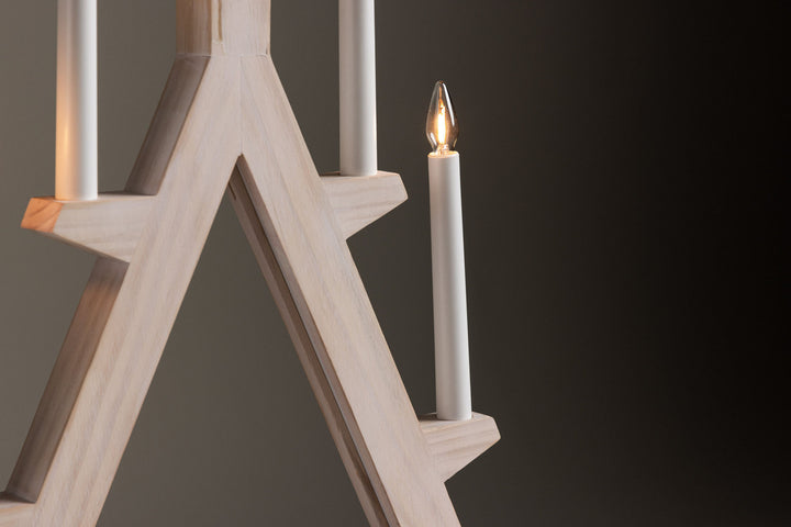 Venture Home Val Thorens Table Lamp - Whitewash /  Pine