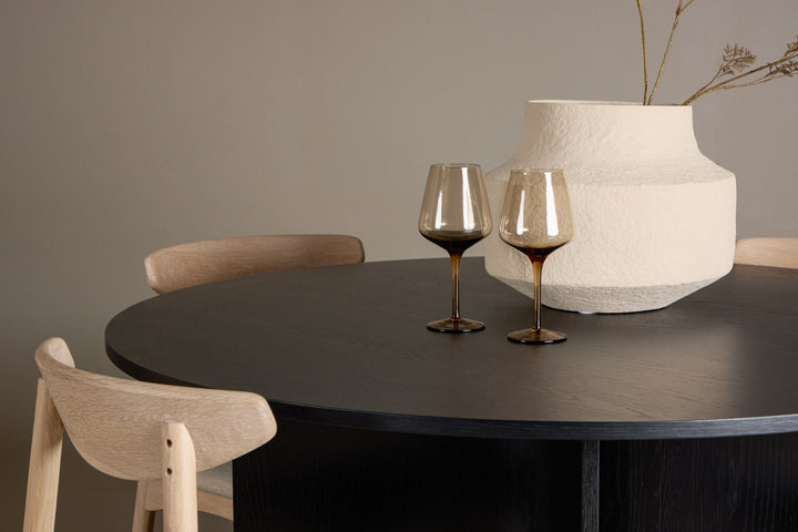 Venture Home Tyresö Table ø120 - Black with Ven Chair - Whitewash