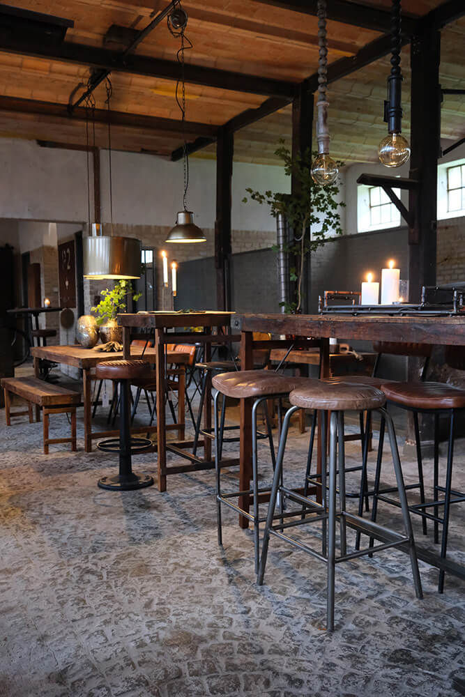 Trademark Living Brooklyn barstol med rundt lædersæde