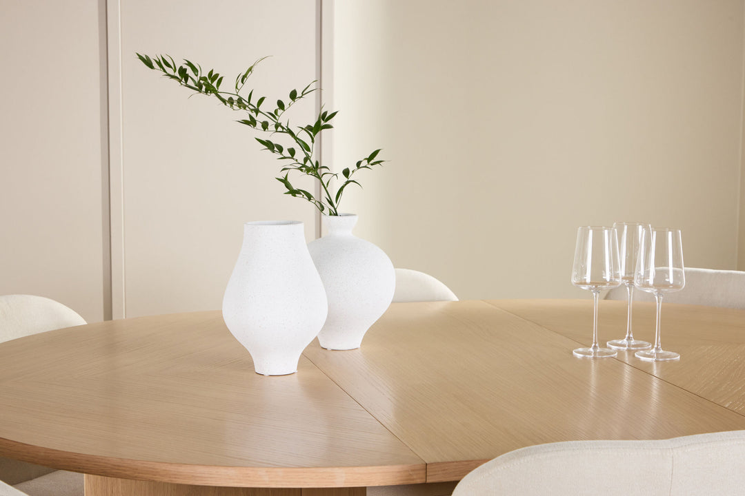 Venture Home Strada Table - Whitewash with 6 Lilja Chair - Beige
