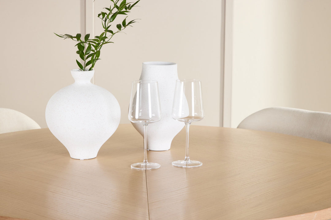 Venture Home Strada Table - Whitewash with 4 Lilja Chair - Beige