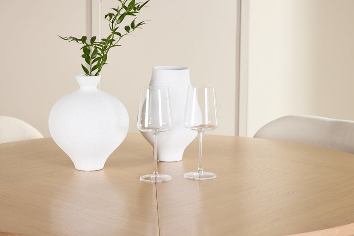 Venture Home Strada Table - Whitewash with 4 Lilja Chair - Beige