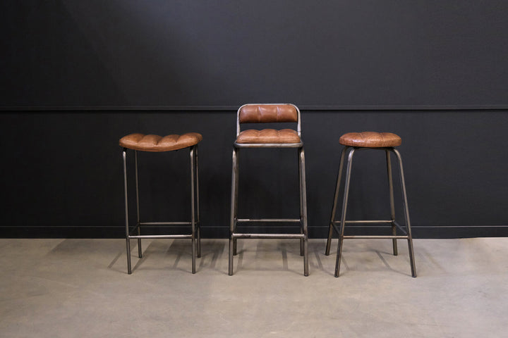 Trademark Living Brooklyn barstol med rundt lædersæde