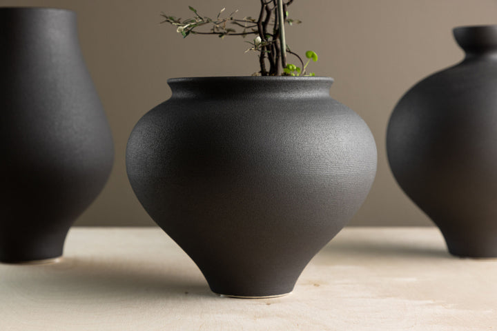 Venture Home Rellis Vase - Black  - D11*H18*B18cm