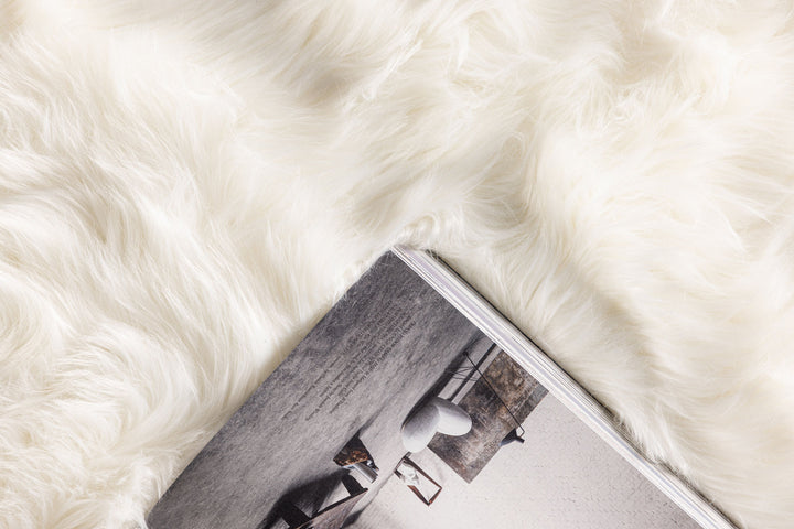 Venture Home Katy Polyester Fake Fur - 230*160-  -Rectangular-White