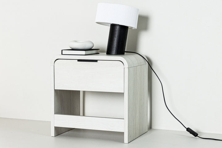 Venture Home Lyngdal Side table  - Whitewash  /  MDF