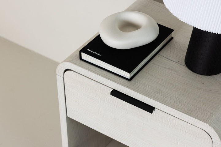 Venture Home Lyngdal Side table  - Whitewash  /  MDF