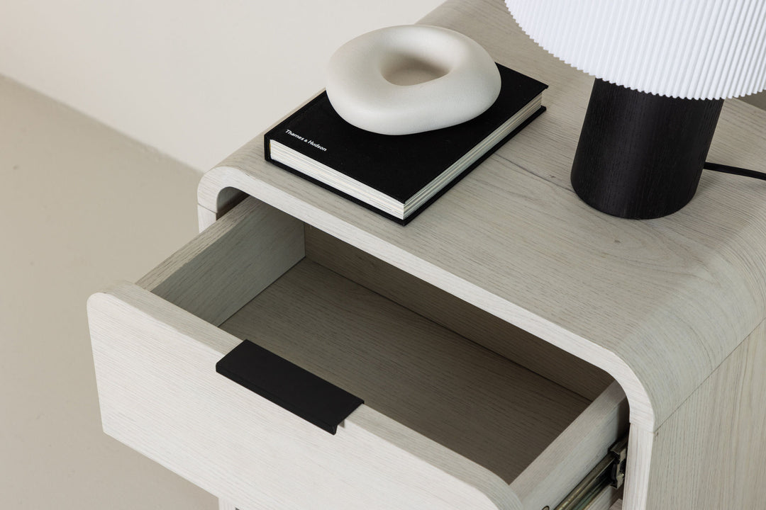 Venture Home Lyngdal Side table  - Whitewash  /  MDF
