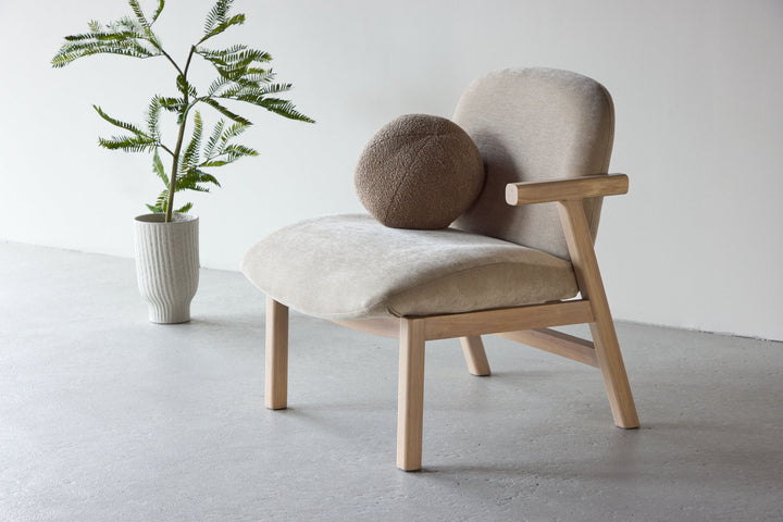Venture Home Rile Armchair - Whitewash/ Beige
