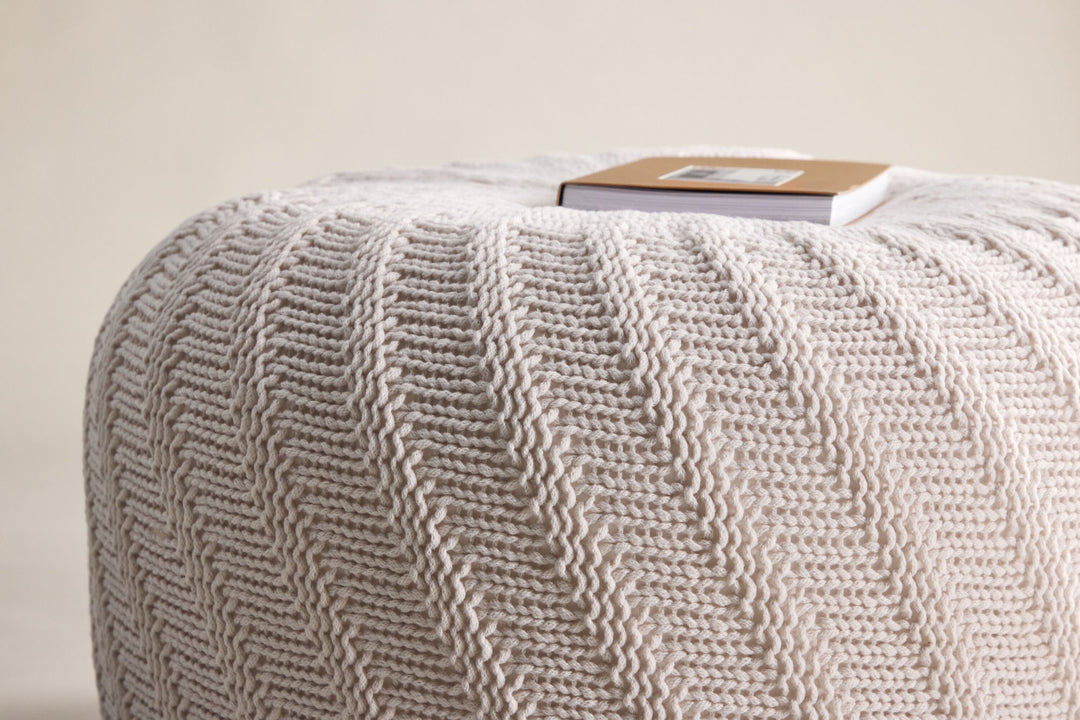 Venture Home Ted Round Pouf - ⌀60 / Offwhite